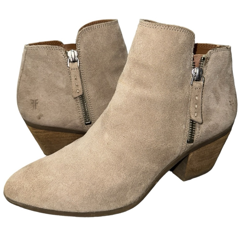 Women’s Frye “Judith” Taupe Suede Pointed Toe Double Zip Ankle Boots - 8.5